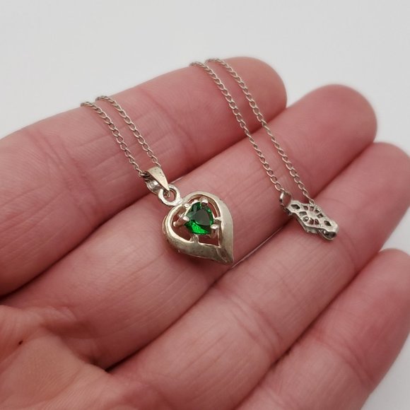 16 Inch 925 Sterling Silver Green Glass Heart Tarnished Necklace - Picture 3 of 7